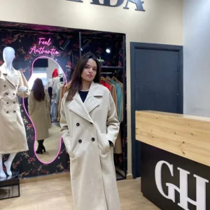 Manteau double boutonnage en beige