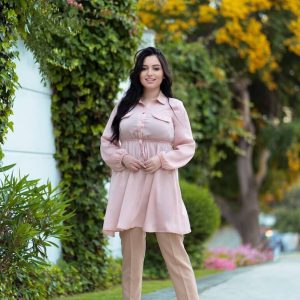 Chemise satinée en rose bebe