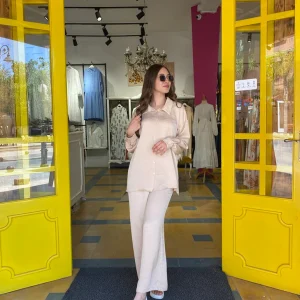 Ensemble jupe culotte -chemisier en beige