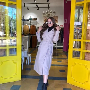 Manteau long en beige sable