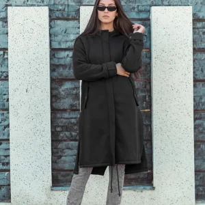 Manteau à capuche en noir