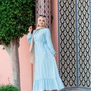 Robe longue en bleu ciel