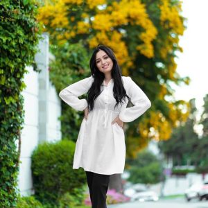 Chemise satinée en blanc