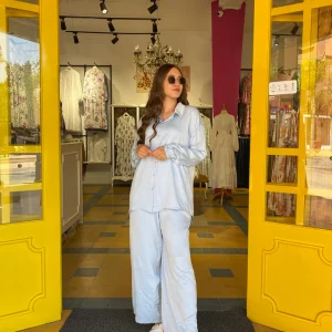 Ensemble jupe culotte -chemisier en bleu ciel