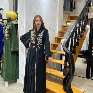Abaya noir avec broderie