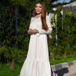 Robe satinée en blanc