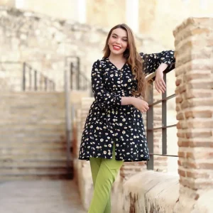 Chemise col V en noir