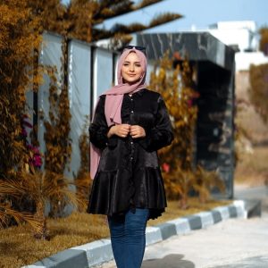 Chemise satinée en noir