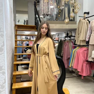 Abaya beige caramel avec de strass