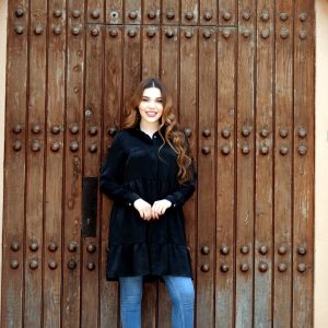 Chemise satinée en noir