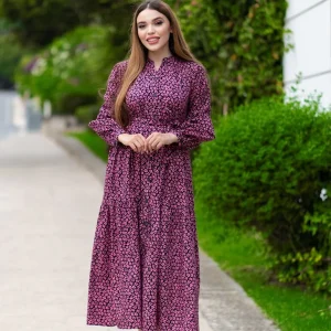 Robe longue en noir imprimée