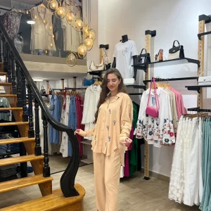 Ensemble chemise brodé & pantalon en beige