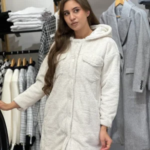 Manteau à capuche en fourrure