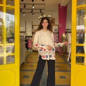 Chemise brodée en beige