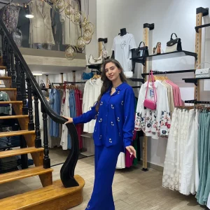 Ensemble chemise brodé & pantalon en bleu roi