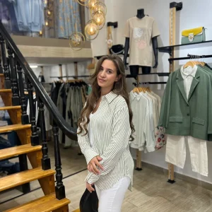 Chemise a rayures en vert kaki