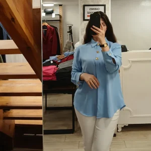 Chemise en bleu ciel