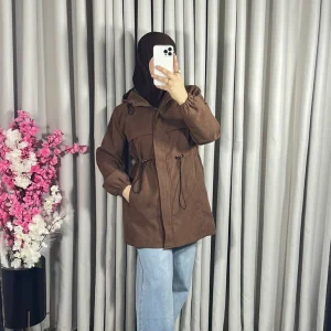 Manteau à capuche avec noeuds