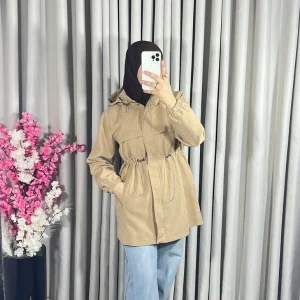 Manteau à capuche avec noeuds