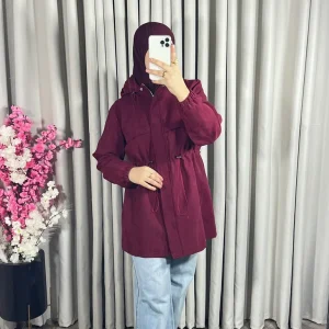 Manteau à capuche avec noeuds