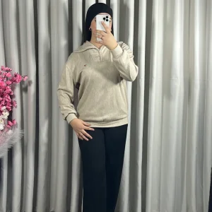 Pull en maile douce zippé à col en V