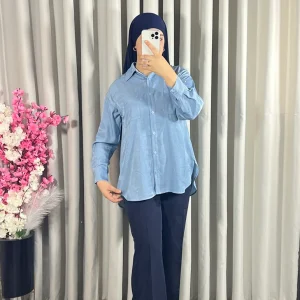 Chemise bleu avec strass