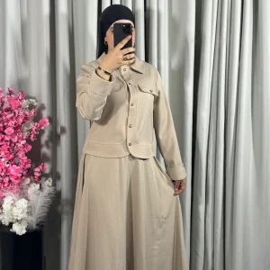 Ensemble veste et jupe en beige