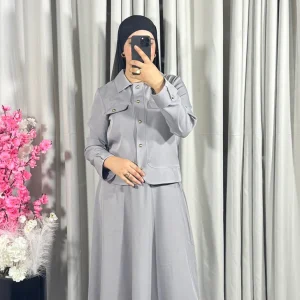 Ensemble veste et jupe en gris