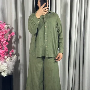 Ensemble en vert kaki