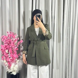 Veste vert kaki à motif léopard