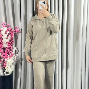 Ensemble survêtement en beige