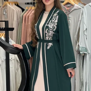 Abaya verte avec broderie
