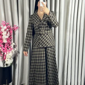 Ensemble veste et jupe à carreaux