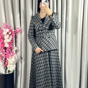 Ensemble veste et jupe à carreaux