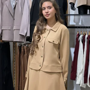 Ensemble avec jupe en beige
