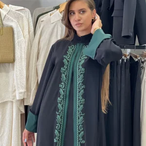 Abaya avec broderie
