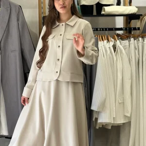 Ensemble avec jupe en beige sable