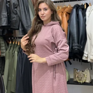 Robe à capuches en rose