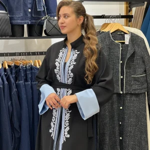 Abaya avec broderie