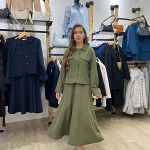 Ensemble avec jupe en vert kaki