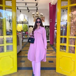 Robe - chemise en rose balais