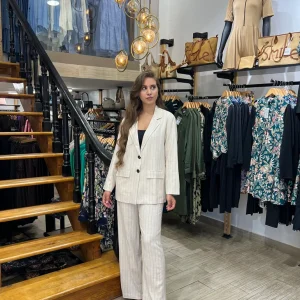 Ensemble tailleur en lin à rayures en beige