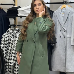 Manteau long en vert kaki
