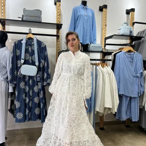 Robe blanche en dentelle