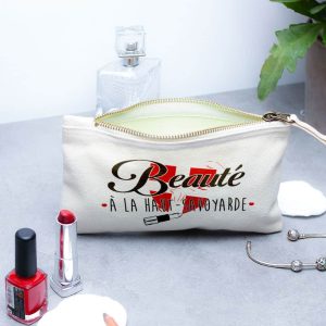 POCHETTE FEMME : BEAUTE A LA HAUT SAVOYARDE